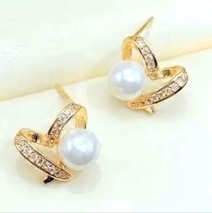 💎 18k Gold Plated Faux Pearl & Zircon Heart Shaped Stud Earrings ☆》NWT《☆